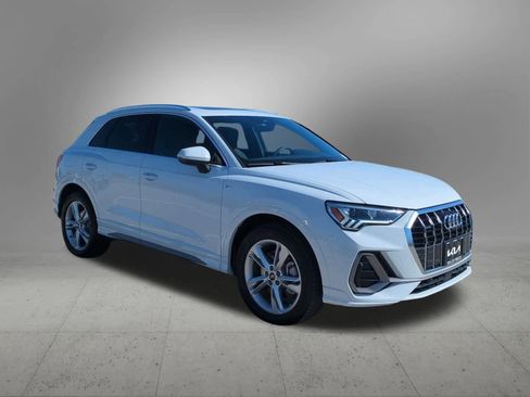 Used 2023 Audi Q3 2.0T Premium Plus w/ Premium Plus Package image 8