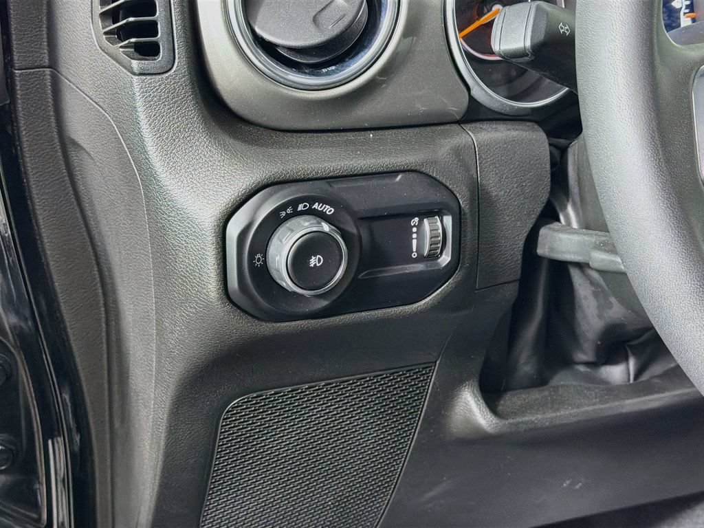 Used 2023 Jeep Wrangler Unlimited Sahara AWD/4WD image 10