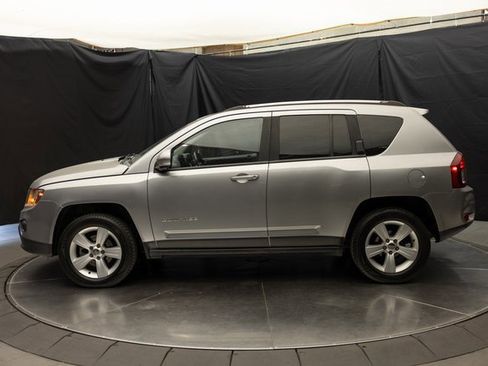 Used 2016 Jeep Compass Latitude image 6