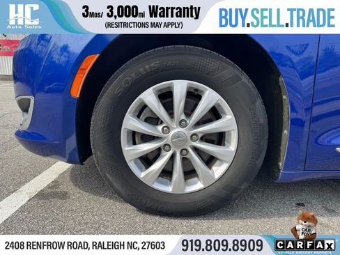 Used 2018 Chrysler Pacifica Touring-L Plus image 10