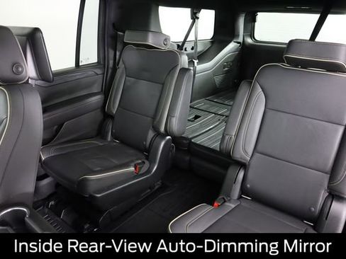 Used 2021 GMC Yukon XL SLT w/ SLT Premium Package image 35