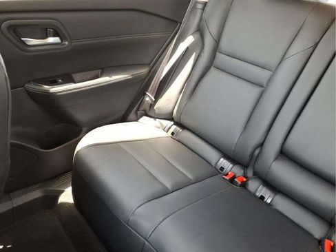 Used 2024 Nissan Rogue SV w/ SV Premium Package FWD image 16