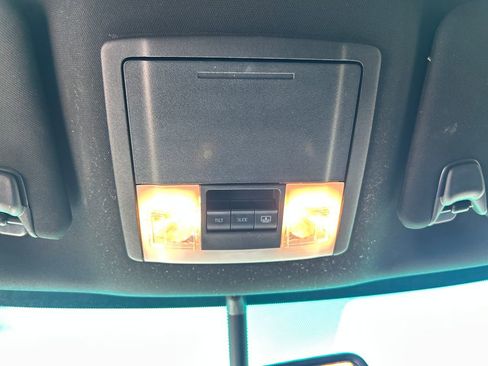 Used 2016 Ford Explorer XLT w/ Equipment Group 202A FWD image 20