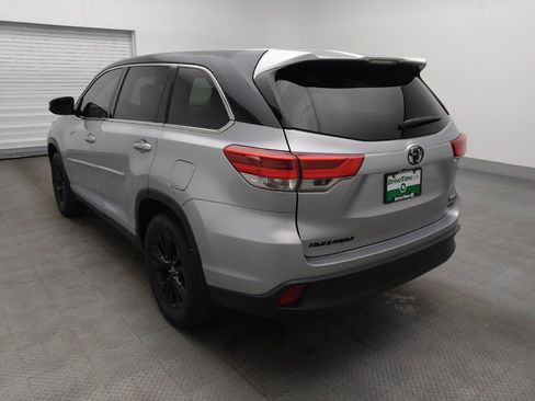 Used 2019 Toyota Highlander LE image 5