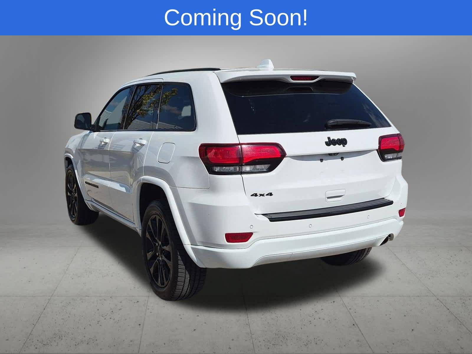 Used 2018 Jeep Grand Cherokee Altitude AWD/4WD image 4