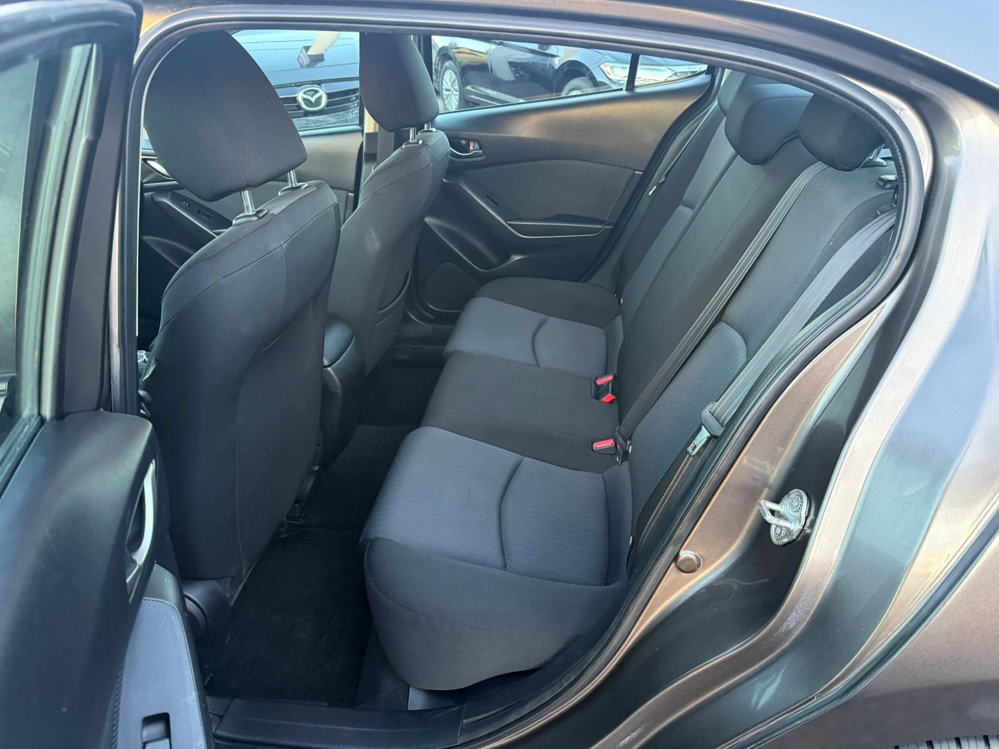 Used 2016 MAZDA MAZDA3 i Sport FWD image 13