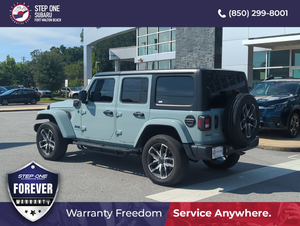 Used 2024 Jeep Wrangler Unlimited w/ Convenience Group AWD/4WD image 5