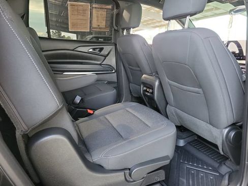 Certified 2025 Chevrolet Traverse LT w/ Driver Confidence Package FWD image 23