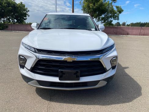 Used 2023 Chevrolet Blazer LT FWD image 2