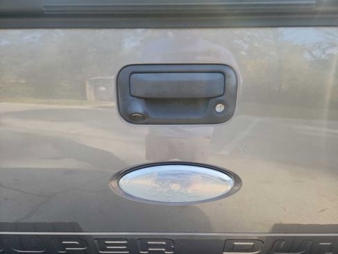 Used 2011 Ford F250 Lariat w/ Lariat Interior Pkg image 6