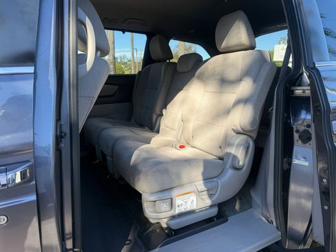 Used 2016 Honda Odyssey SE image 12