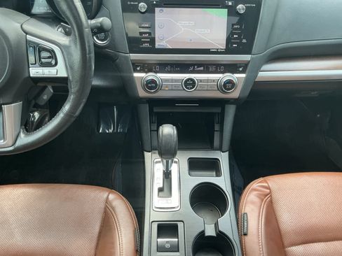 Used 2017 Subaru Outback 2.5i Touring w/ Popular Package #5A AWD/4WD image 11