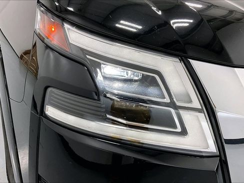 Used 2022 Nissan Armada SL image 37