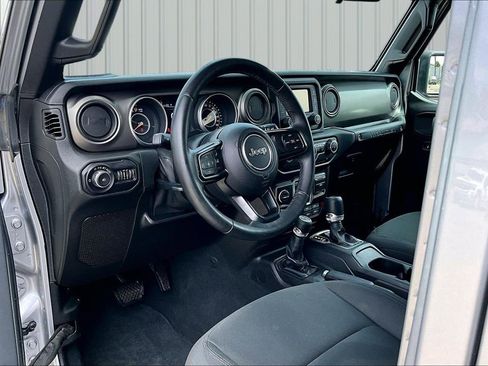 Used 2018 Jeep Wrangler Unlimited Sport S AWD/4WD image 4