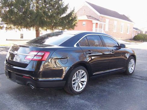 Used 2016 Ford Taurus Limited image 4