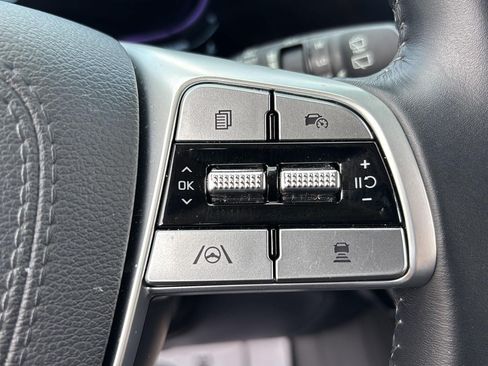 Used 2025 Kia Telluride EX w/ EX Captain's Chair Package FWD image 13