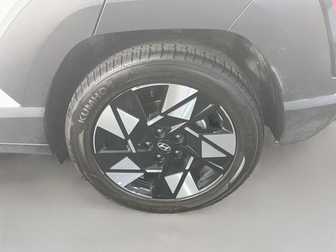 Used 2025 Hyundai Kona SEL FWD image 11