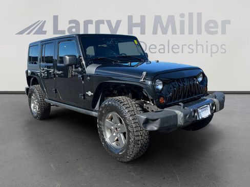 Used 2013 Jeep Wrangler Freedom Edition image 7