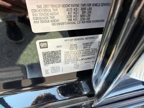Used 2023 Chevrolet Silverado 1500 High Country w/ Technology Package AWD/4WD image 35