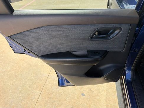 Used 2021 Nissan Rogue S AWD/4WD image 14
