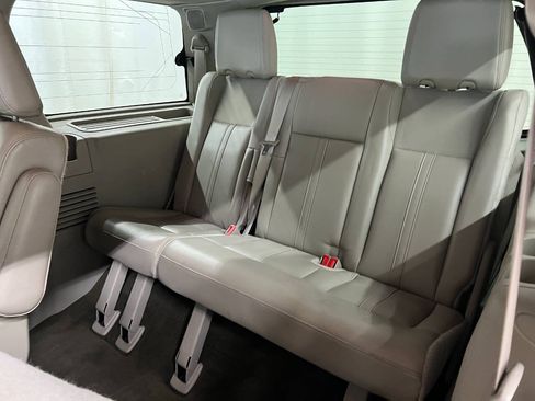 Used 2015 Lincoln Navigator 4WD image 10