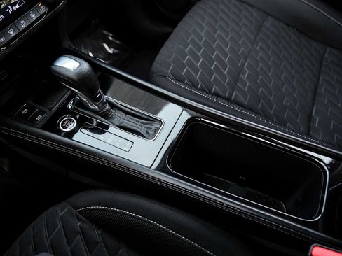 Used 2021 Nissan Kicks SV image 23