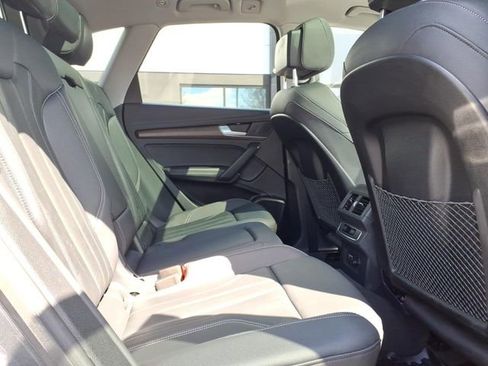 Used 2025 Audi Q5 e Premium Plus image 12
