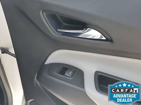 Used 2021 Chevrolet Equinox LS image 47