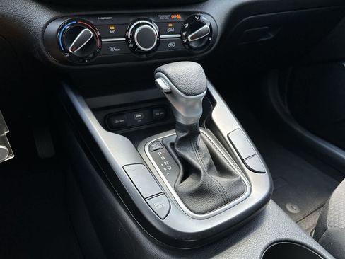Used 2024 Kia Soul LX w/ Option Group 015 FWD image 22