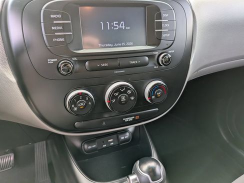 Used 2019 Kia Soul FWD image 24