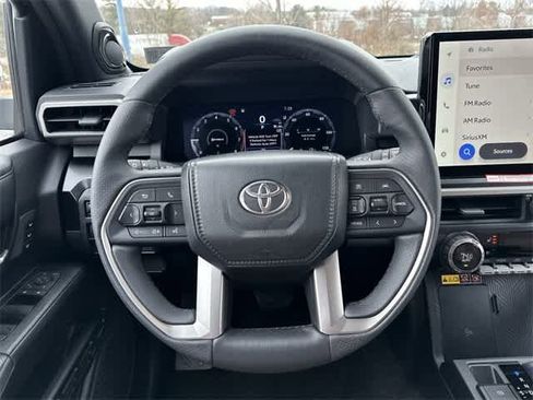 Used 2025 Toyota 4Runner Limited image 8