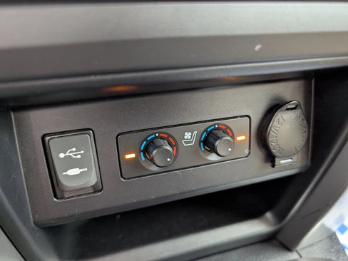 Used 2015 Toyota 4Runner Limited image 19