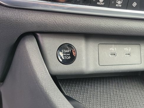 Used 2025 Nissan Rogue SV image 28