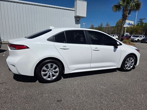 Used 2023 Toyota Corolla LE image 3