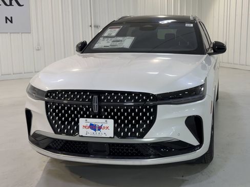 New 2026 Lincoln Nautilus Reserve image 4