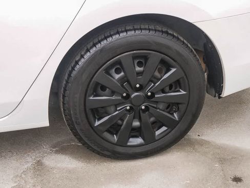 Used 2016 Nissan Sentra SV FWD image 6