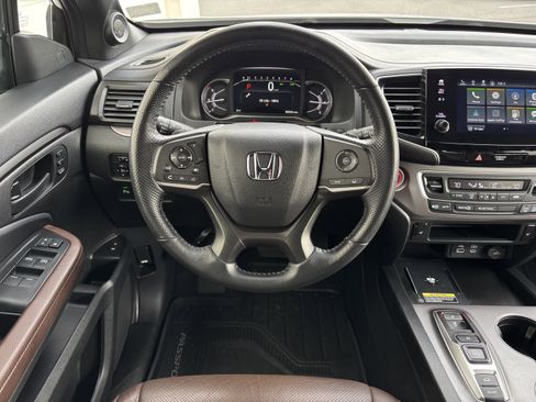 Certified 2024 Honda Passport EX-L image 32