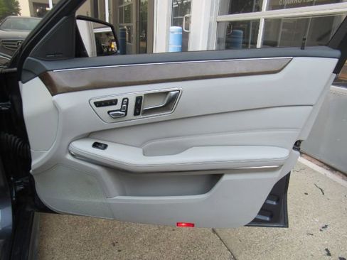 Used 2014 Mercedes-Benz E 350 Sedan image 18
