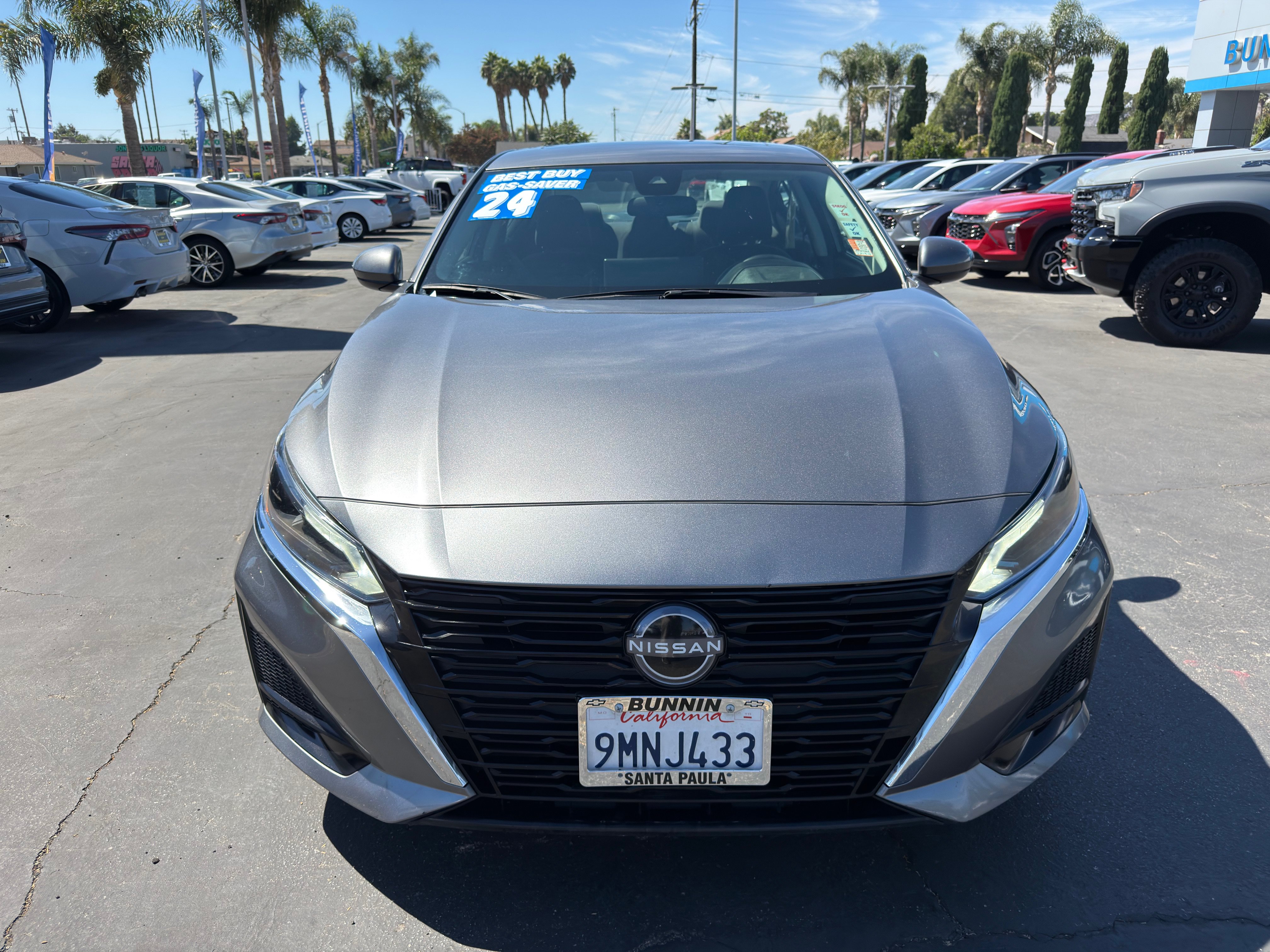 Used 2024 Nissan Altima 2.5 SV w/ SV Premium Package FWD image 3