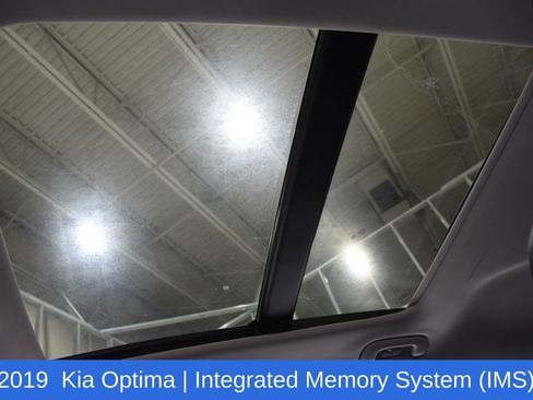 Used 2019 Kia Optima EX w/ EX Premium Package image 25