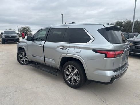 Used 2024 Toyota Sequoia Capstone image 4