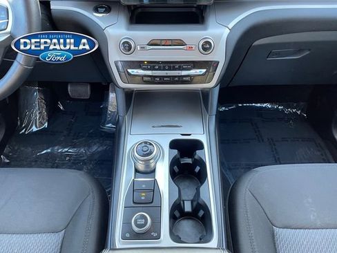 Used 2022 Ford Explorer XLT image 14