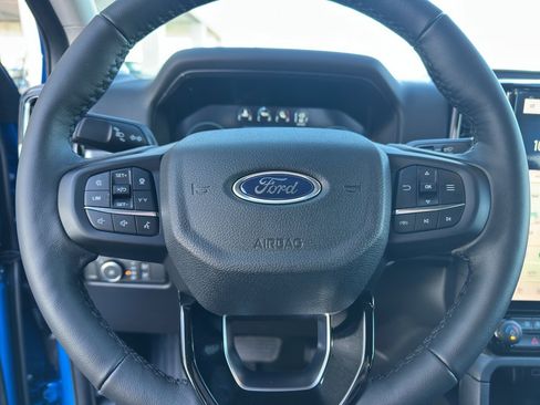 New 2025 Ford Ranger Lariat w/ Black Appearance Package image 15