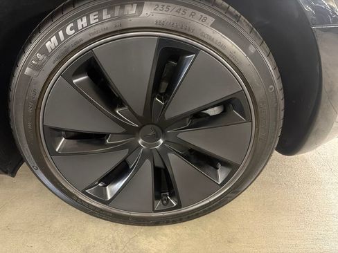 Used 2025 Tesla Model 3 RWD image 5