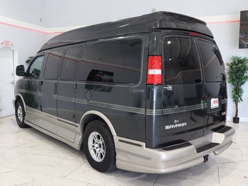Used 2004 GMC Savana 1500 w/ Preferred Equipment Group RWD image 5
