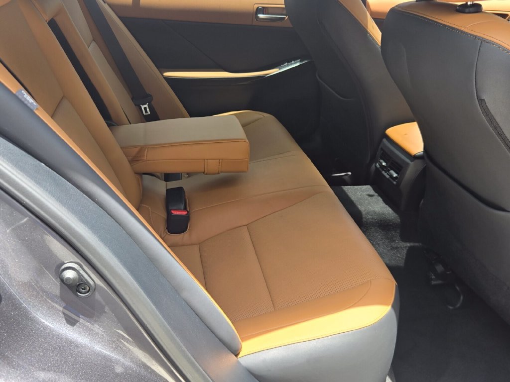 Used 2025 Lexus IS 300 w/ Premium Package RWD image 17