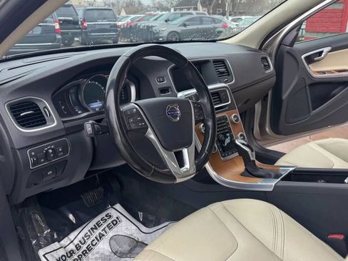 Used 2016 Volvo S60 T5 Inscription Platinum w/ Climate Package image 25