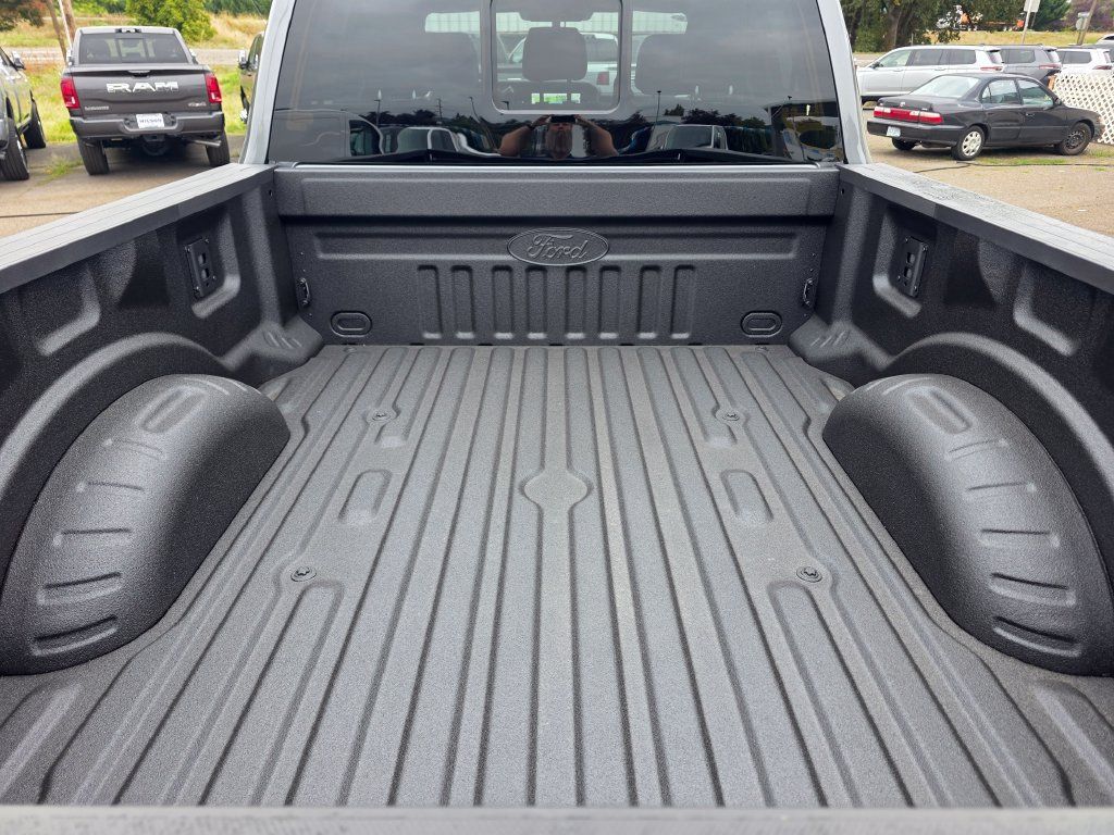New 2026 Ford F350 Lariat w/ Tremor Off-Road Package AWD/4WD image 33