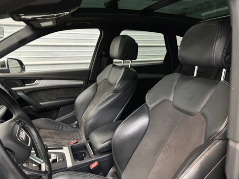 Used 2018 Audi SQ5 Prestige w/ Prestige Package image 12