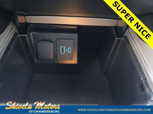 Used 2021 Ford Explorer XLT w/ Equipment Group 202A image 25